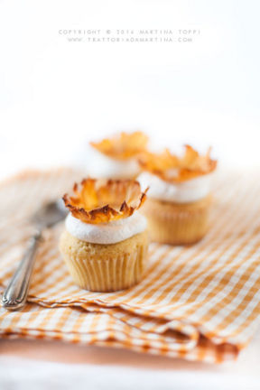 Cupcake multicerali con fiore di ananas: e la primavera sboccia in casa