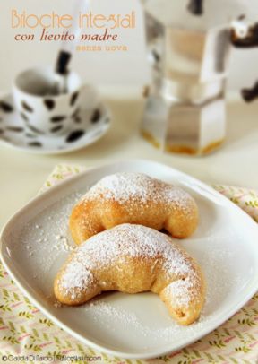 Brioche integrali all'olio con lievito madre (senza uova)