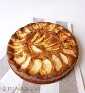 Torta di mele di kamut con pasta di mandorle... senza burro e olio