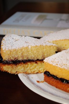 Classic sponge cake di Delia Smith