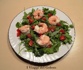GAMBERI CON RUCOLA POMODORI E SALSA ROSA