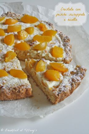 Crostata con pesche sciroppate e ricotta / Tart with peaches in syrup and ricotta cheese