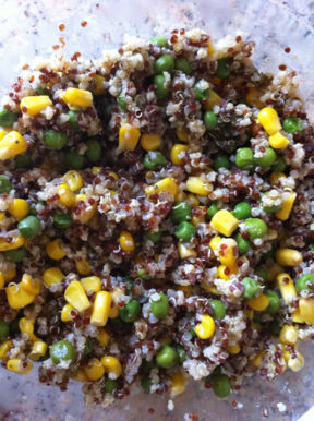 Senza Bimby, Quinoa Bianca, Quinoa Rossa e Miglio con Piselli, Mais e Gamberetti
