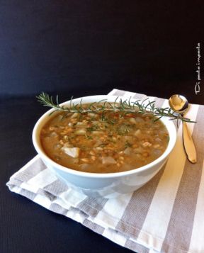 Zuppa di rapa bianca con lenticchie e farro