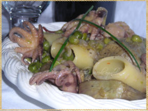 Paccheri con polpetti, piselli e carciofi romaneschi