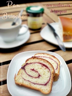 Pan Brioche con confettura di lamponi (senza uova, senza burro)