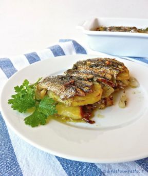 Tortino di alici con patate e finocchi