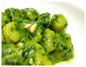 RICETTA DEL VERO PESTO ALLA GENOVESE - LA STORIA DI UNA LEZIONE E DELL'INCONTRO DI 11 AMICHE