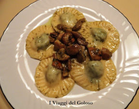 RICETTE DI PASTA FRESCA ... RAVIOLONI DI SPINACI AI FUNGHI PORCINI ...