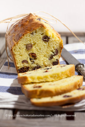 Plumcake salato allo yogurt con olive Kalamata e pomodori secchi