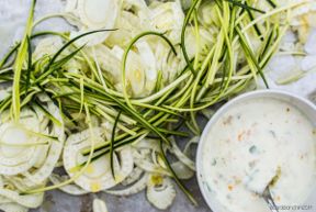 Insalata di zucchini, finocchi e crema di yogurt... ode alla pigrizia!