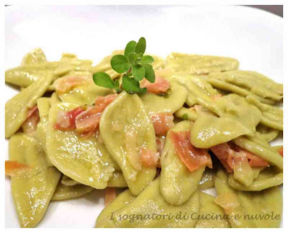 RICETTA PASTA CON PROSCIUTTO CRUDO E MAGGIORANA