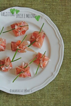 Fagottini speck e melone / Speck & melon turnovers recipe