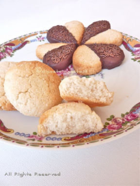 Biscotti al cocco con farina di riso e ricotta