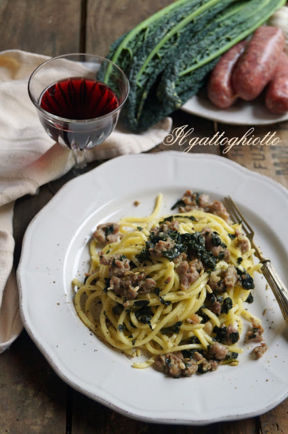 Troccoli con il cavolo nero e la salsiccia