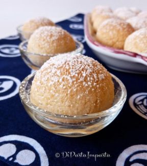 Palline morbide e croccanti al cocco... di Maurizio Santin