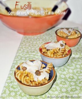 Fusilli con crema di carote e olive