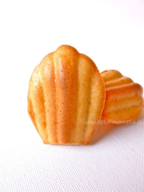 Madeleine salate con feta al profumo di basilico