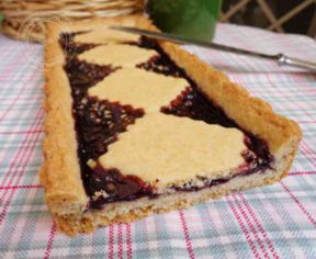 CROSTATA CON MARMELLATA DI RIBES NERO