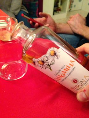 Per Finire in Bellezza, Liquore alla Camomilla di Distilleria Sibona per Una Cena tra Amici