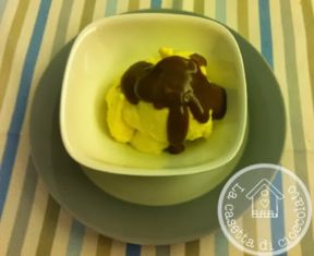 Mousse al cioccolato bianco con crema di caffè