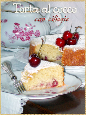 Torta al cocco con ciliegie