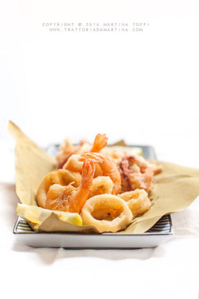 Fritto di calamari e code di gambero