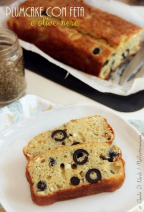 Plumcake salato con feta e olive nere