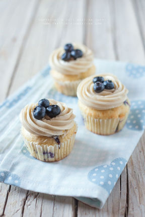 Blueberry cupcakes con buttercream frosting