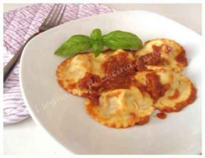 RAVIOLI DI CARNE CON CREMA DI TARTUFO E PORCINI