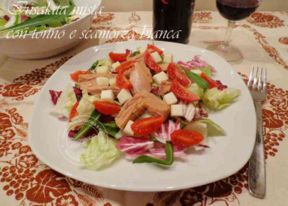 INSALATA MISTA CON TONNO E SCAMORZA BIANCA