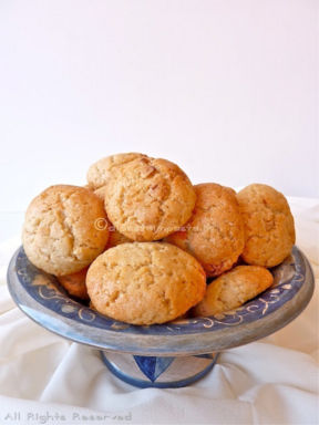 Biscotti alle mandorle con cioccolato bianco