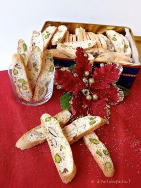 Biscotti tipo cantucci con solo albumi