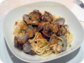 Spaghetti con vongole e bottarga