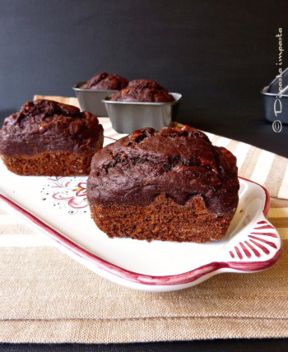 Mini plumcakes di farro con banana e cacao