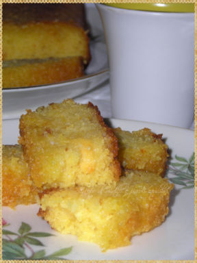 Cake al semolino, cocco e marmellata di arancia