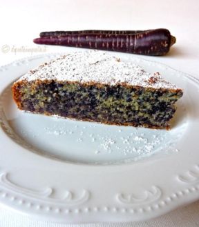 Torta di carote viola e mandorle