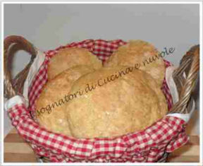 PANE DI SEMOLA CON I SEMI