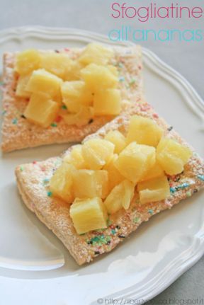 Sfogliatine all'ananas / Pineapple puff pastry rectangles