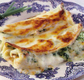 Crespelle farcite con spinaci e toma.