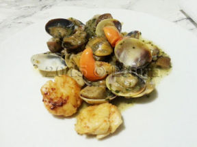 Cappesante con funghi e vongole