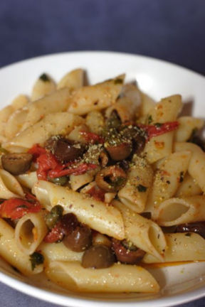 Penne olive e capperi