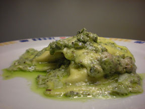 Ravioloni allo Speck e Pesto al Pistacchio