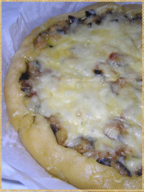 Pizza di patate con melanzana