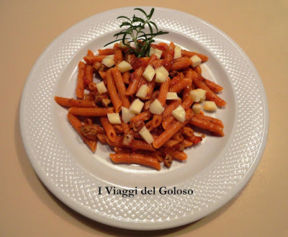 RICETTE DI PASTASCIUTTA ... PENNETTE AL PEPERONCINO CON SUGO DI LONZA E SCAMORZA