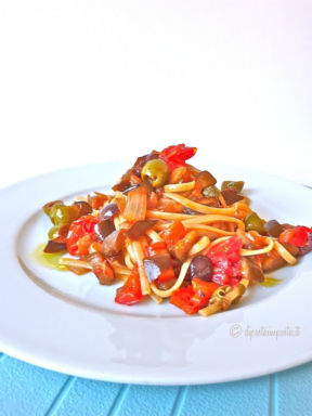 Linguine con caponata leggera