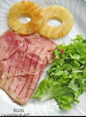 PROSCIUTTO AFFUMICATO CON ANANAS ALLA GRIGLIA