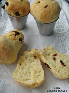 BABA’ SALATI CON OLIVE E POMODORI SECCHI ricetta salata
