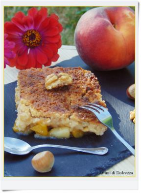 CRUMBLE DI PESCHE NOCCIOLE E NOCI