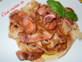 Pappardelle al sugo di gamberi e calamari